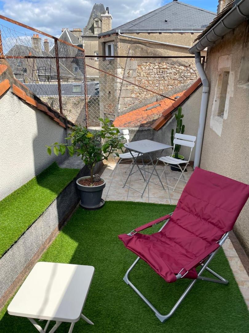 So British ! Appart Atypique Et Sa Petite Terrasse Poitiers Bagian luar foto